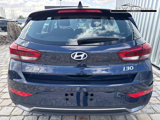 Hyundai / i30 / Blau / / / 