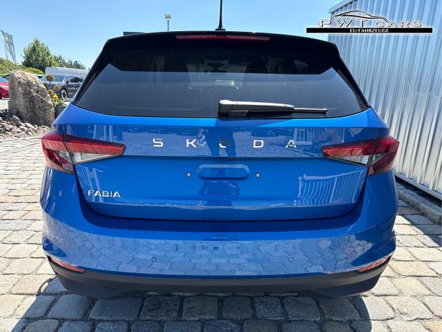 Skoda / Fabia / Blau / / / , Beispielbilder, ggf. teilweise mit Sonderausstattung