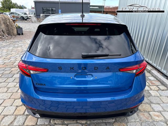Skoda / Fabia / Blau / / / 