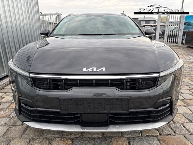 Kia / K4 Sportswagon / Silber / / / , Beispielbilder, ggf. teilweise mit Sonderausstattung