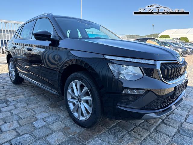 Skoda / Kamiq / Schwarz / / / 130 Jahre Premium Edition 1.5 TSI 150 PS DSG Anh&auml;ngerkupplung-AppleCarPlay-AndroidAuto-Winterpaket-Alcantara-DAB-Tempomat-Totwinkelassist-Kamera-SunSet-el.Heckklappe-17''Alu, Beispielbilder, ggf. teilweise mit Sonderausstattung