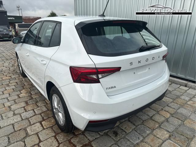 Skoda / Fabia / Wei&szlig; / / / , Beispielbilder, ggf. teilweise mit Sonderausstattung