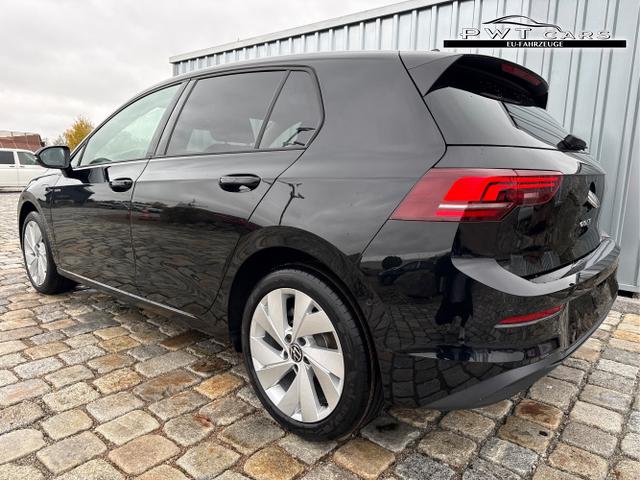 Volkswagen / Golf / Schwarz / / / 