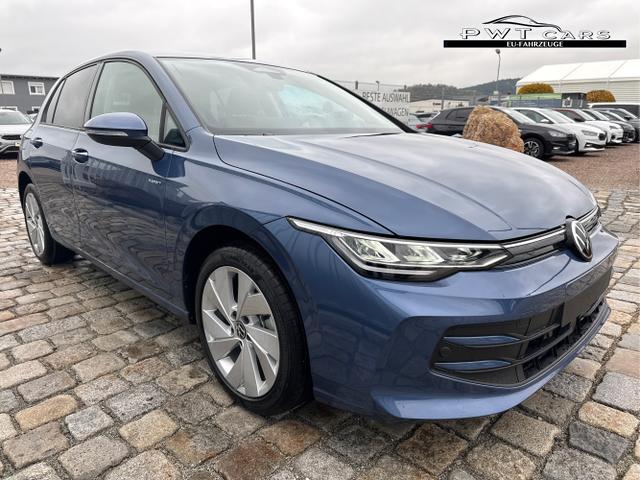 Volkswagen / Golf / Blau / / / , Beispielbilder, ggf. teilweise mit Sonderausstattung