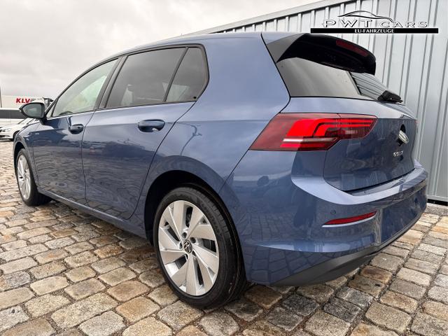 Volkswagen / Golf / Blau / / / , Beispielbilder, ggf. teilweise mit Sonderausstattung