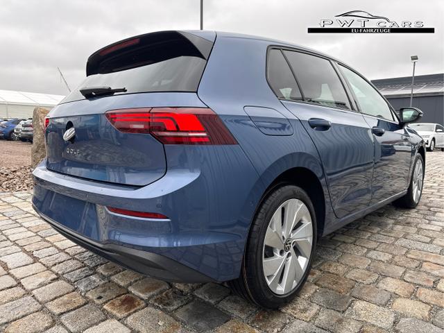 Volkswagen / Golf / Blau / / / , Beispielbilder, ggf. teilweise mit Sonderausstattung