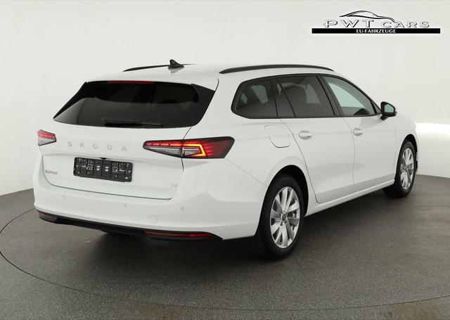 Skoda Superb Combi 1.5 TSI iV 150kW Selection DSG Selection, AHK, Matrix, Side, el. Klappe, Navi 