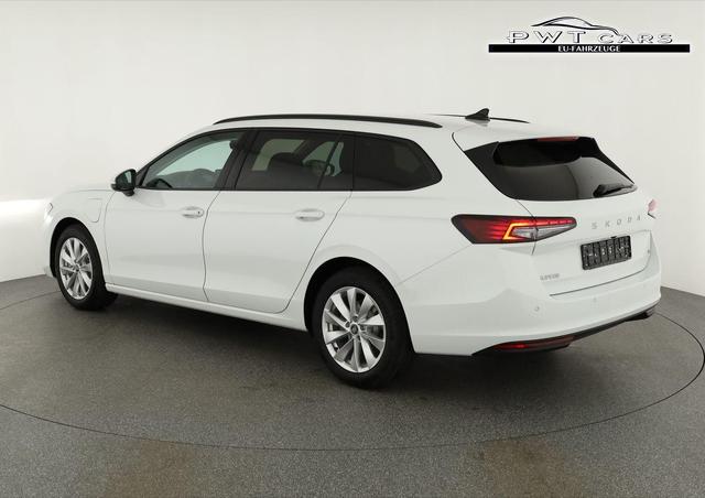 Skoda Superb Combi 1.5 TSI iV 150kW Selection DSG Selection, AHK, Matrix, Side, el. Klappe, Navi 