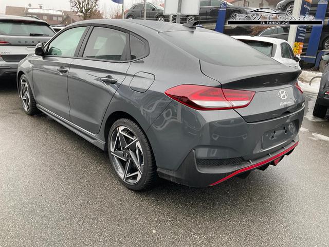 Hyundai i30 N Line 1.5 T-GDI DCT Fastback N-LINE, Navi, 18-Zoll, Kamera, LED, Winter 