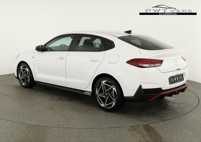 Hyundai i30 N Line 1.5 T-GDI DCT Fastback N-LINE, Navi, 18-Zoll, Kamera, LED, Winter 
