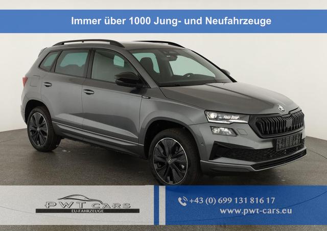 Skoda Karoq - Sportline 1.5 TSI DSG Sportline, Pano, AHK, Navi, CANTON, Matrix, AreaView, Side, el. Klappe, FS-beheizbar, 5 J.-Garantie