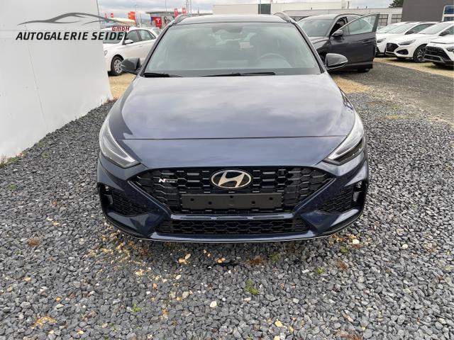 Hyundai / i30 / Weiß / / / 