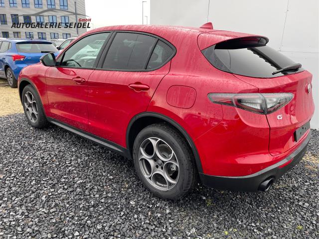 Alfa Romeo / Stelvio / Weiß / / / 