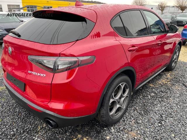 Alfa Romeo / Stelvio / Weiß / / / 