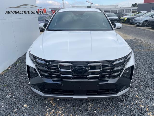 Hyundai / TUCSON FACELIFT / Weiß / / / 