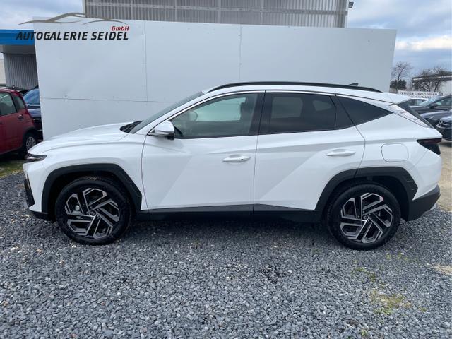 Hyundai / TUCSON FACELIFT / Weiß / / / 