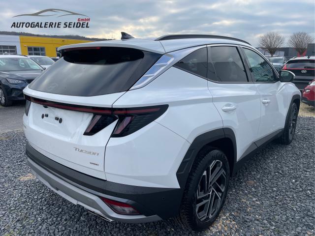 Hyundai / TUCSON FACELIFT / Weiß / / / 
