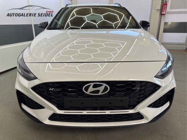Hyundai / i30 / Weiß / / / N-LINE SHZ NAVI PDC RFK