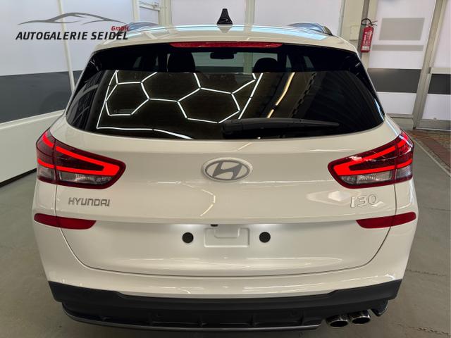 Hyundai / i30 / Weiß / / / N-LINE SHZ NAVI PDC RFK