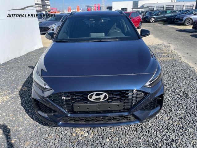 Hyundai / i30 / Weiß / / / 