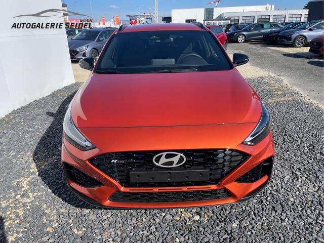 Hyundai / i30 / Weiß / / / 