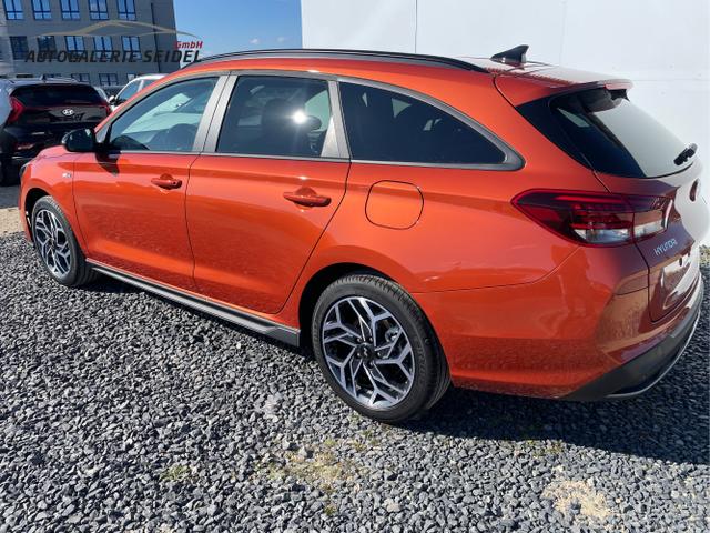 Hyundai / i30 / Weiß / / / 