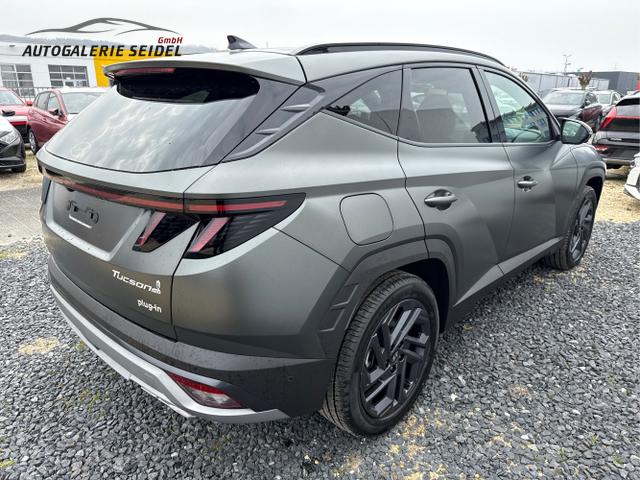 Hyundai / TUCSON FACELIFT / Weiß / / / 