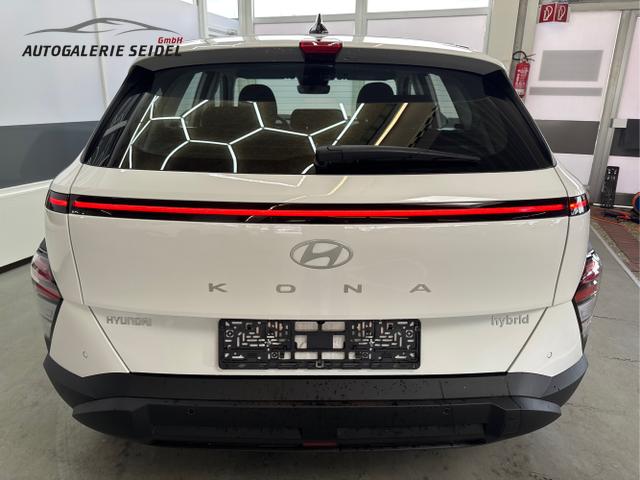 Hyundai / KONA / Weiß / / / DCT ACC NAVI RFK Smart Key