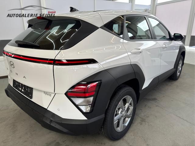 Hyundai / KONA / Weiß / / / DCT ACC NAVI RFK Smart Key