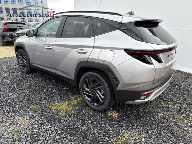 Hyundai / TUCSON FACELIFT / Weiß / / / 