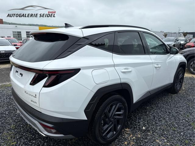 Hyundai / TUCSON FACELIFT / Weiß / / / 