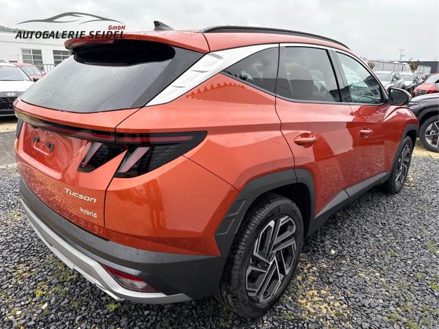 Hyundai / TUCSON FACELIFT / Weiß / / / 