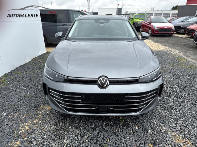 Volkswagen / Passat Variant / Weiß / / / 