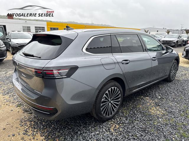 Volkswagen / Passat Variant / Weiß / / / 