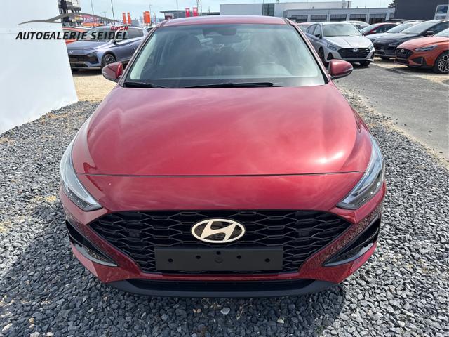 Hyundai / i30 / Weiß / / / 