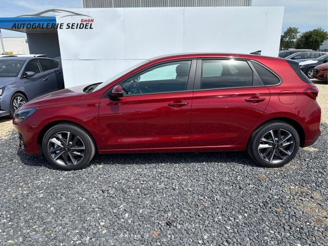 Hyundai / i30 / Weiß / / / 