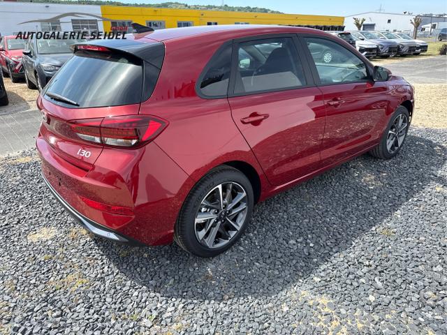 Hyundai / i30 / Weiß / / / 