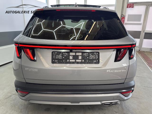 Hyundai / TUCSON FACELIFT / Shimmering Silver R2T / / / DCT 20th Anniversary ACC NAVI PANO KRELL 360 SHZ 