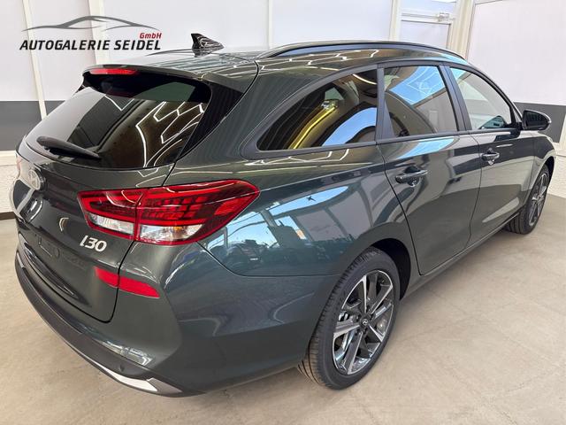 Hyundai i30 Kombi STYLE EDITION NAVI SHZ KLIMAAUTOMATIK RFK LED PDC v+h 