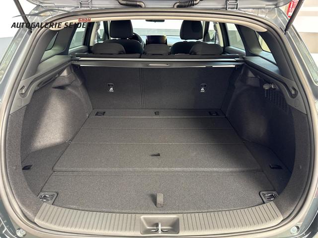 Hyundai i30 Kombi STYLE EDITION NAVI SHZ KLIMAAUTOMATIK RFK LED PDC v+h 