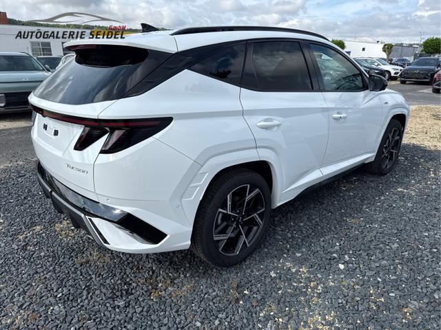 Hyundai / TUCSON / Weiß / / / 