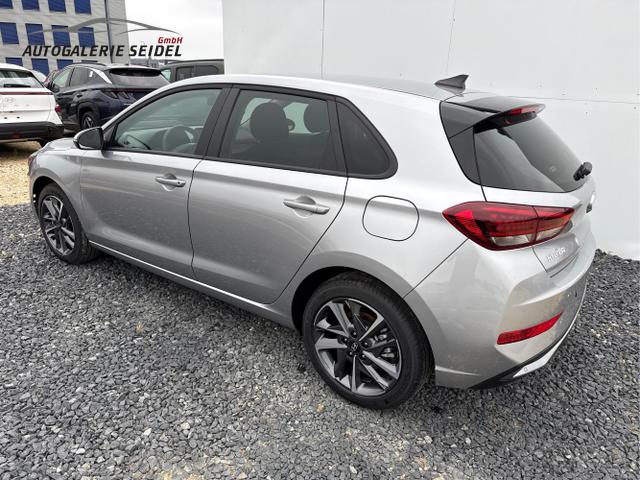 Hyundai / i30 / Silber / / / EDITION SHZ NAVI ALU LED RFK PDC