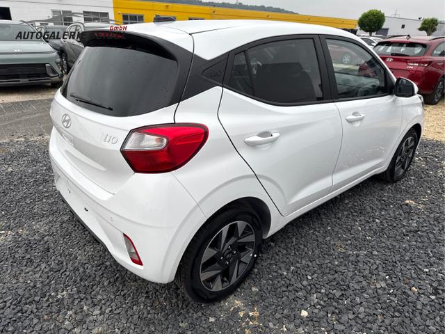 Hyundai / i10 / Weiß / / / AUT NAVI SHZ TEMPOMAT 