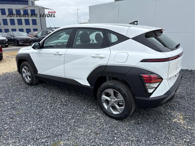 Hyundai / KONA / Weiß / / / NAVI KLIMAAUTOMATIK PDC v+h RFK