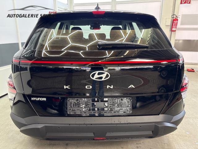Hyundai / KONA / Schwarz / / / NAVI KLIMAAUTOMATIK PDC v+h RFK