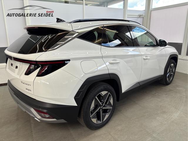 Hyundai / TUCSON / Weiß / / / PANO SHZ v+h 18 ALU