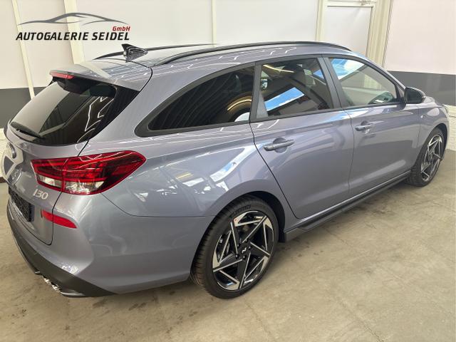 Hyundai / i30 / Blau / / / DCT ACC NAVI RFK WP 