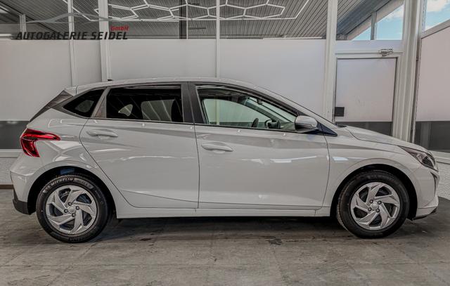 Hyundai i20 COMFORT NAVI RFK TEMPOMAT 