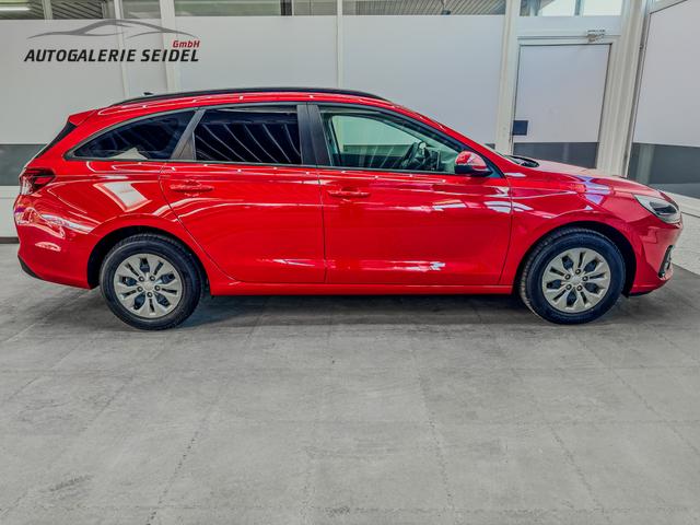 Hyundai i30 Kombi STYLE NAVI RFK LED PDC v+h 