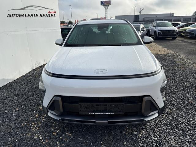 Hyundai / KONA / Weiß / / / DCT 198PS NAVI SHZ ACC PDC v+h 